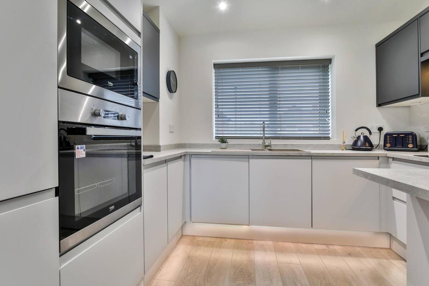 Magnificent, Renovated Whole House With Garden Villa Sheffield Exterior photo