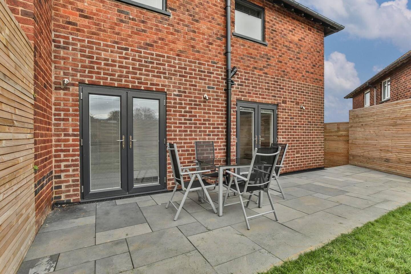 Magnificent, Renovated Whole House With Garden Villa Sheffield Exterior photo